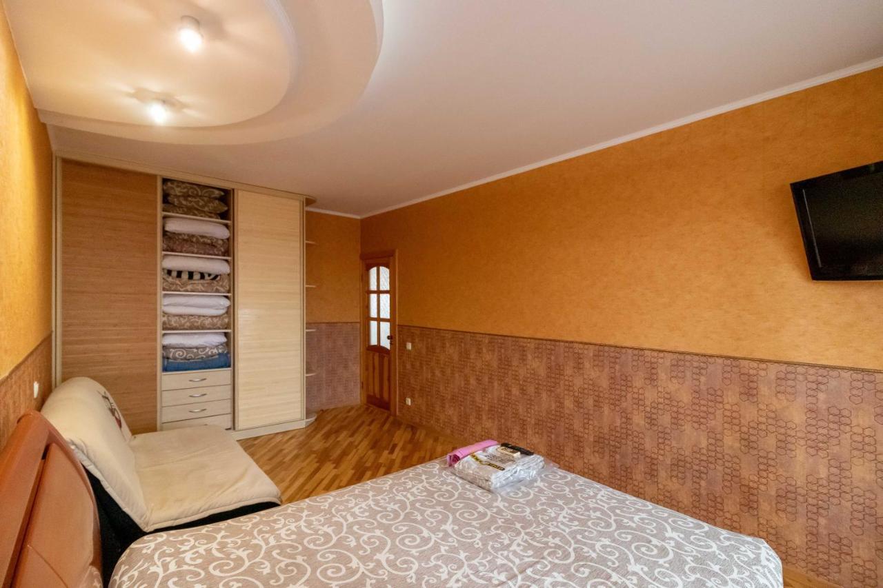 Kvartirkoff Na Ozernaya 8 Киев Экстерьер фото